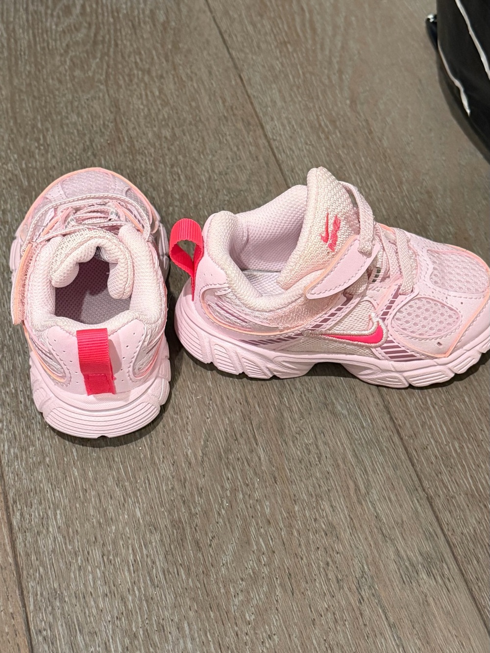 Nike Toddler Pink & Hot Pink Hook-and-Loop Sneakers